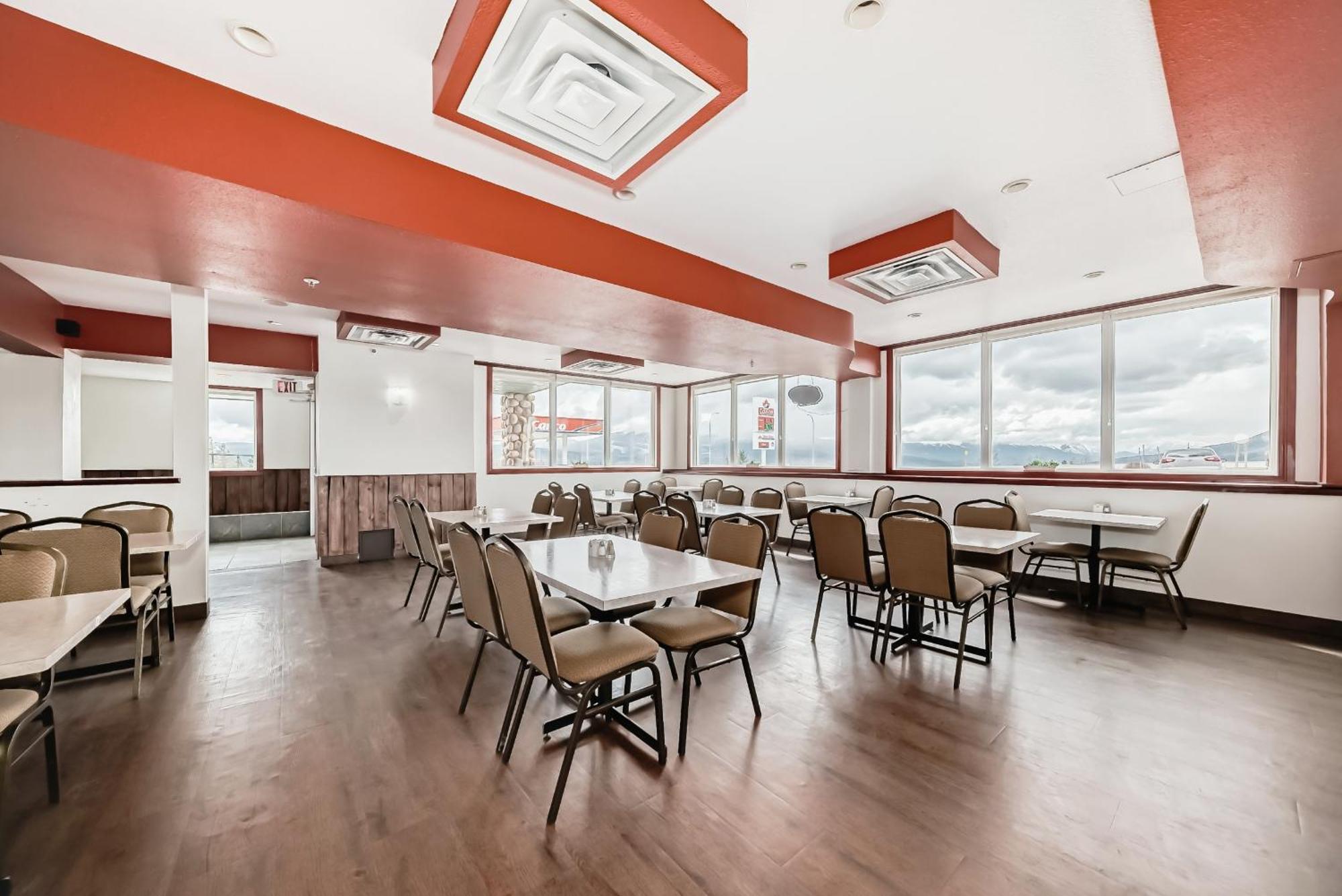 Grande Cache Inn & Suites Экстерьер фото
