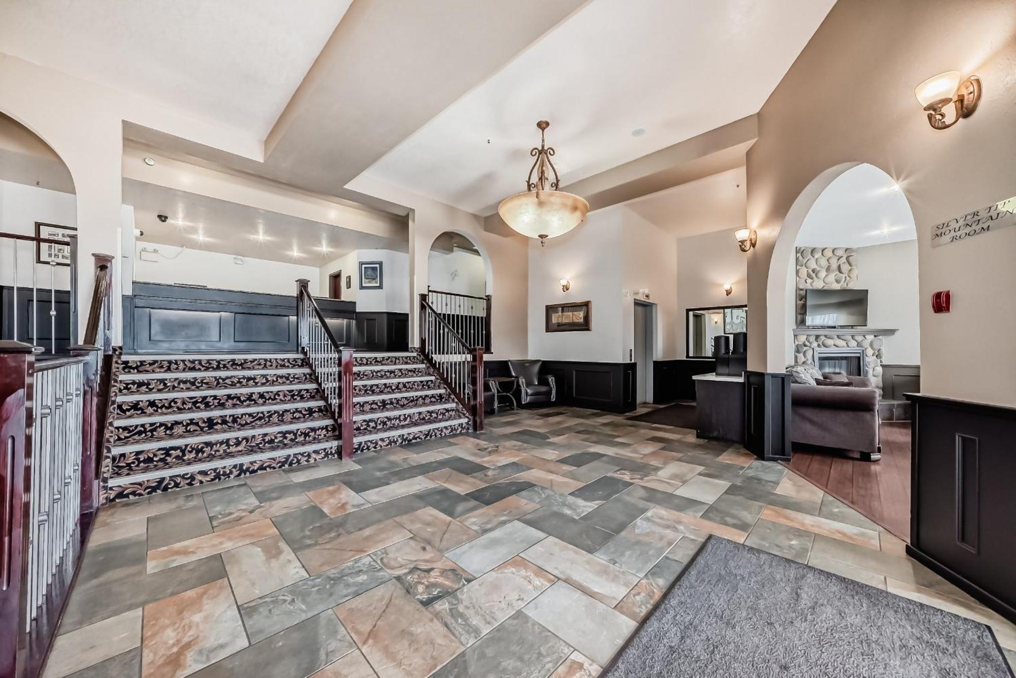 Grande Cache Inn & Suites Экстерьер фото