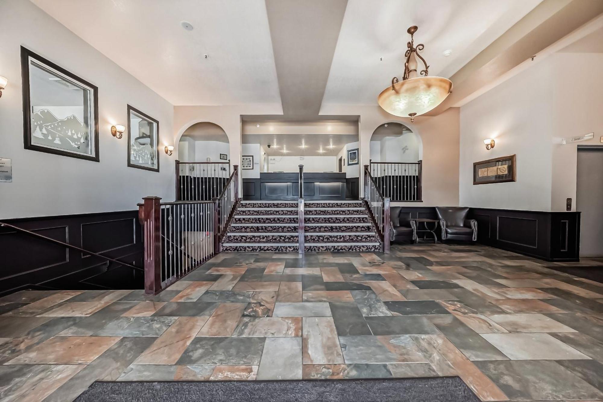 Grande Cache Inn & Suites Экстерьер фото