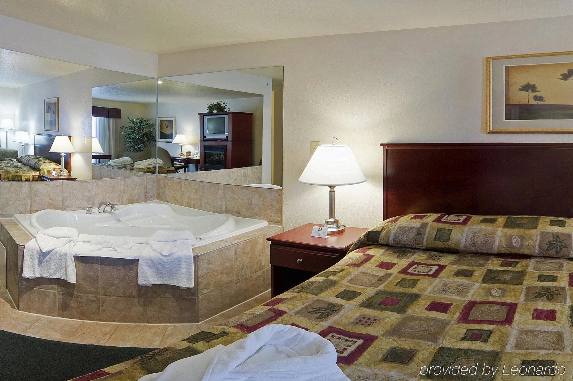 Grande Cache Inn & Suites Номер фото