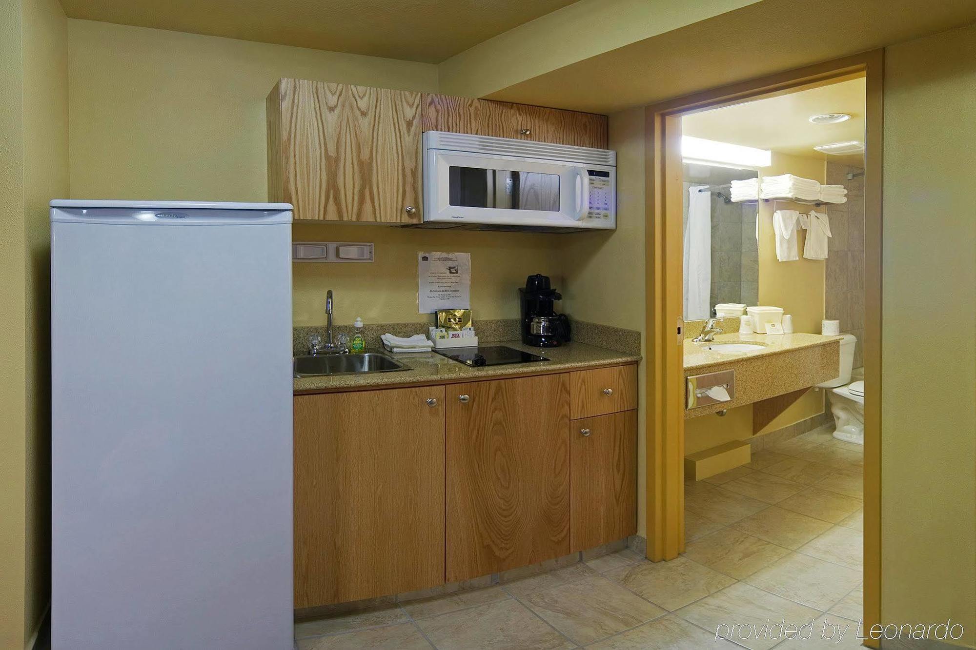 Grande Cache Inn & Suites Номер фото